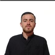 profesor de educacion fisica con buen manejo de grupo imparte clase a niños desde la primera infancia hasta adulto mayor